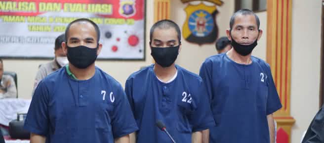 Dilik, Hermanus und James Watt criminalizados porque piden justicia por el robo de sus tierras