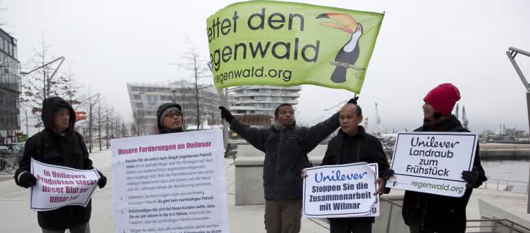Protesta en la sede de Unilever