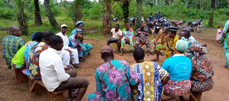 Diálogos comunitarios para la protección de bosques sagrados en Benin Grabe Benin, reunión