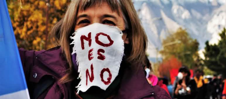 No a la minería es no Marcha contra la minería en Esquel, Argentina, el 2 de mayo de 2020