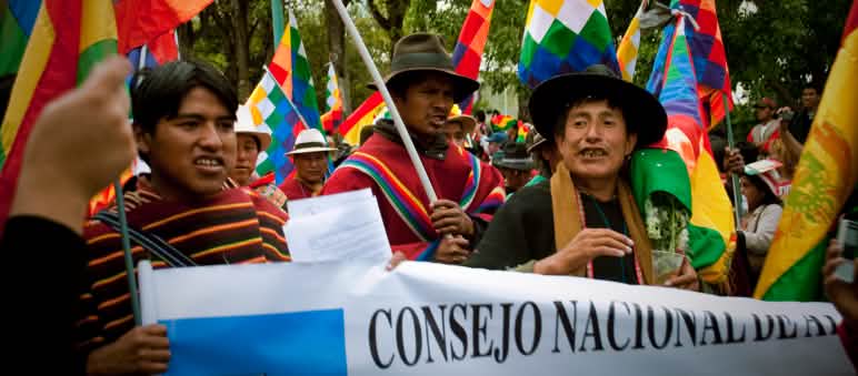 La IX Marcha llega a La Paz Indígenas marchan en defensa del TIPNIS en el año 2012