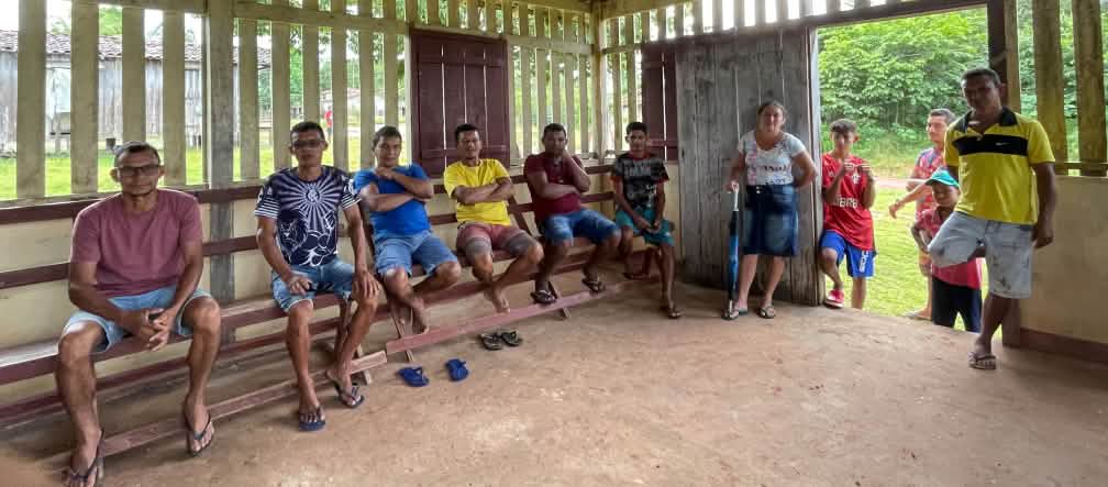 Habitantes de Vila Gonçalves afectados por el acaparamiento de tierras y la violencia de la industria del aceite de palma. Reunión en Vila Gonçalves
