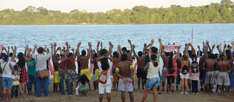 Detener las represas, dejar fluir los ríos para la vida Protesta en contra de la represa el Quimbo